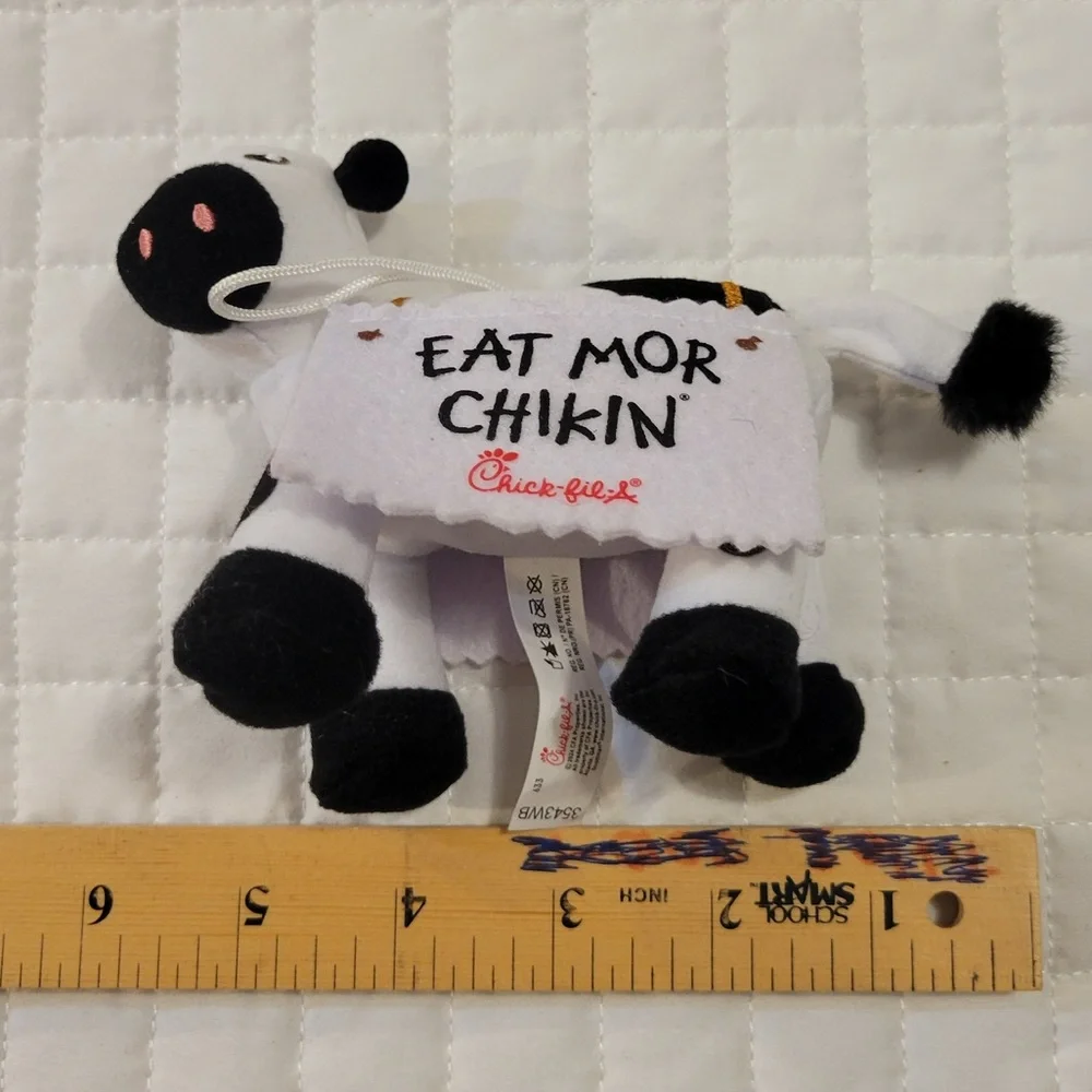 Chick-fil-A Cow Plush Toy Ornament‎ Limited Edition Eat Mor Chikin Collectible